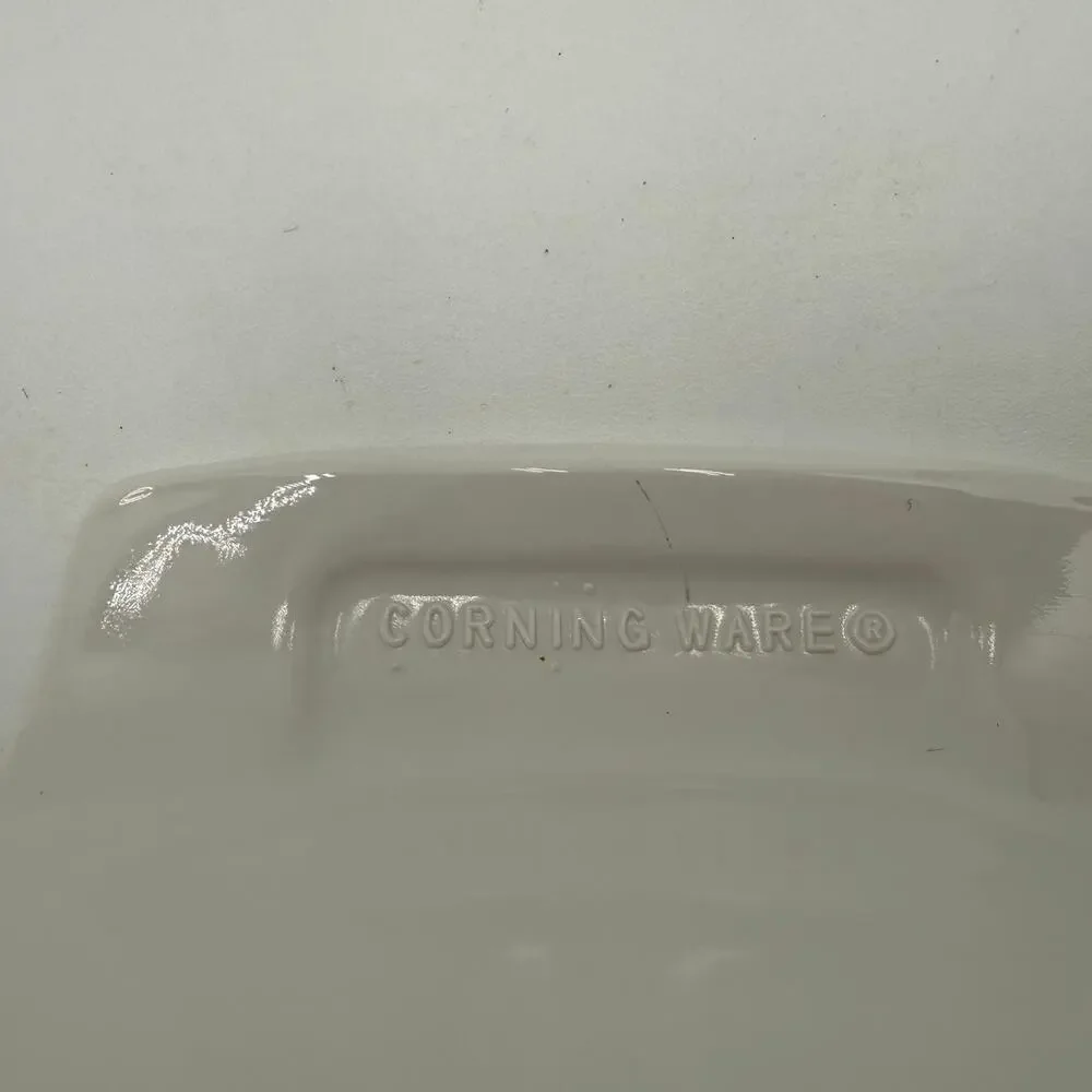 1980's CorningWare 2 Litter Casserole Dish